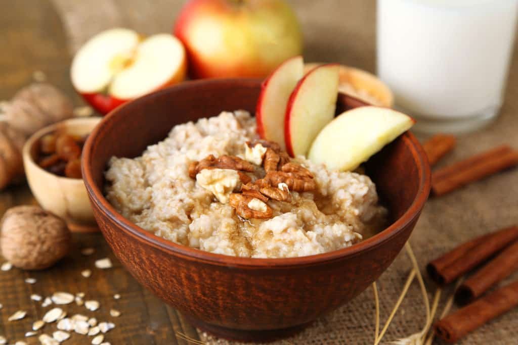 21 Best Foods To Keep In Your Kitchen 8 oatmeal