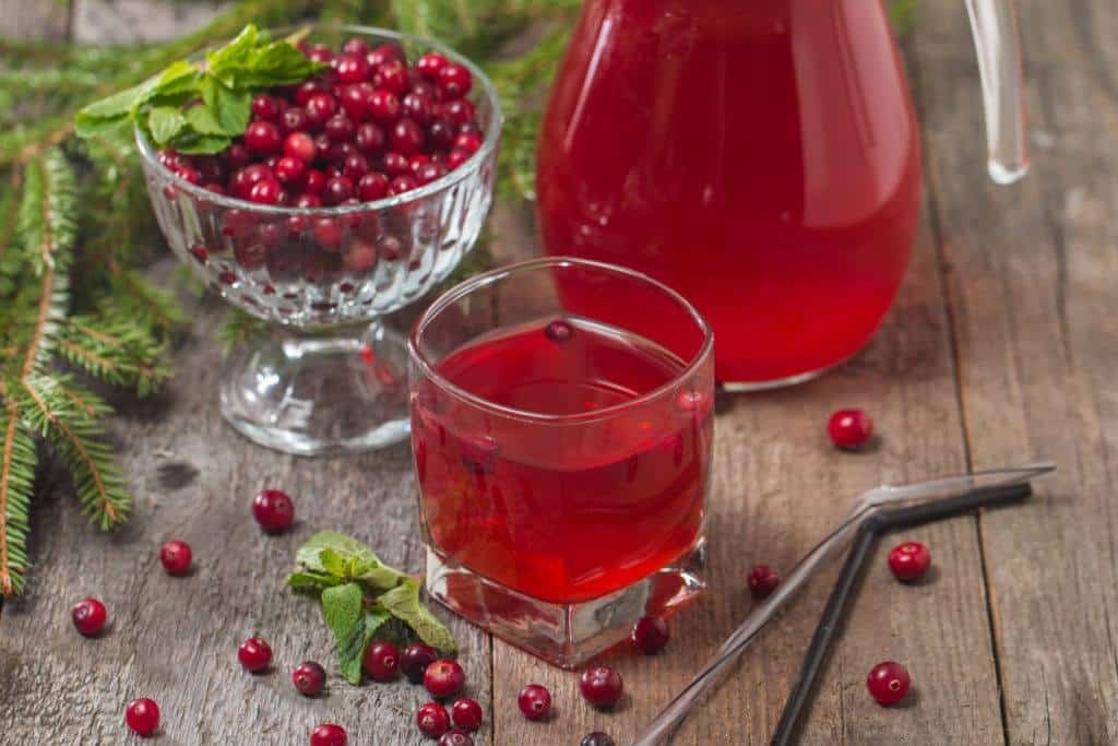 homemade detox drinks:cranberry juice
