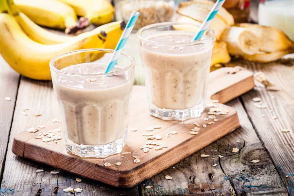Banana, Peanut Butter, and Oats Energizing Smoothie