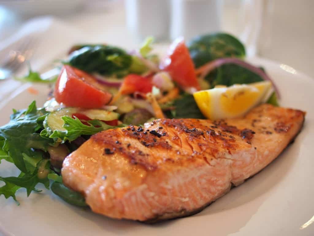 10 Common Foods That Promote Weight Loss Naturally 3 10 Common Foods That Promote Weight Loss Naturally:Salmon