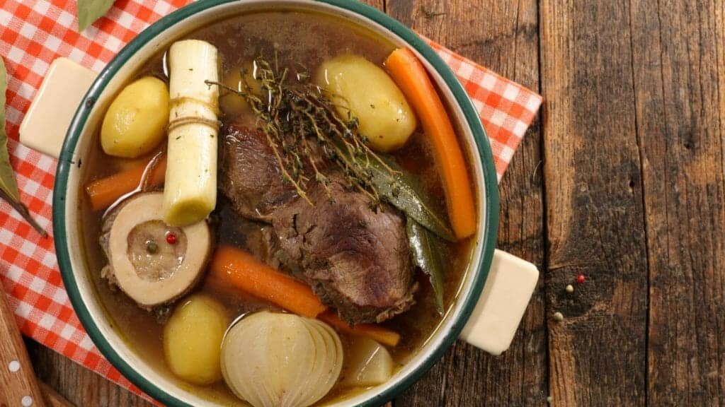Best Foods For Hydration:Broths and soups