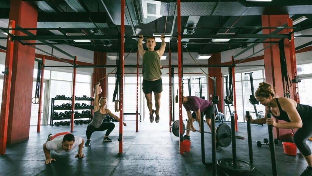 Crossfit vs.Strength Training-Which is right for you? 3 Crossfit vs.Strength Training-Which is right for you? 1