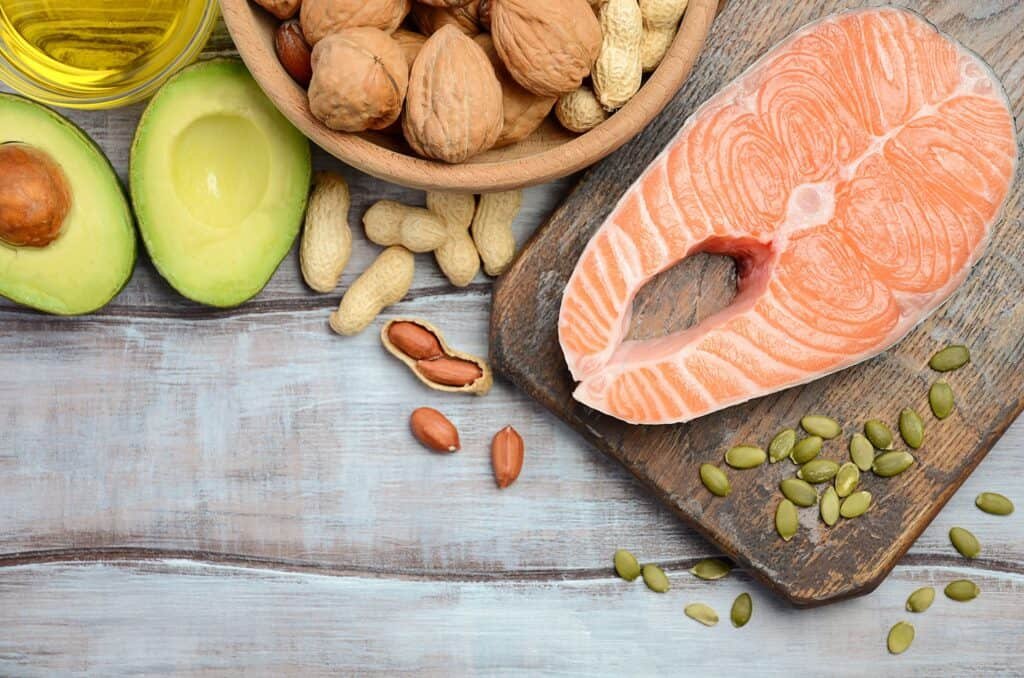 Best Bodybuilding Foods for Cutting: Optimize Fat Loss and Muscle Retention 4 Selection of healthy fat sources